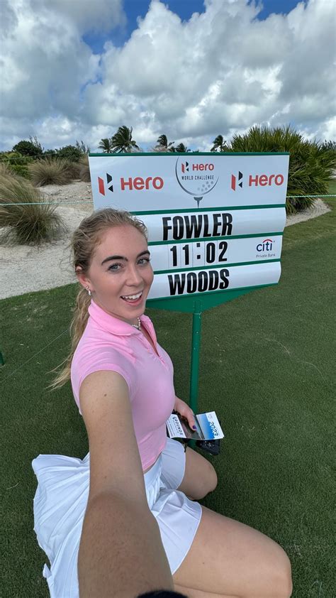 Grace Charis sizzles in tiny swimsuit as golf influencer。